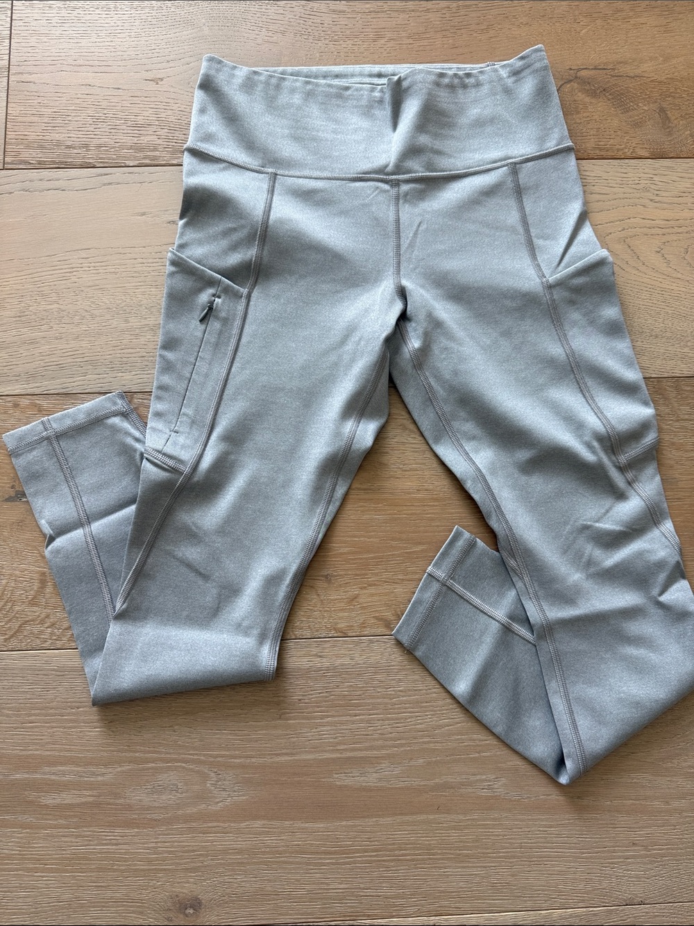 Women’s Athleta Gray Active Hybrid Leggings with Zipper Pocket